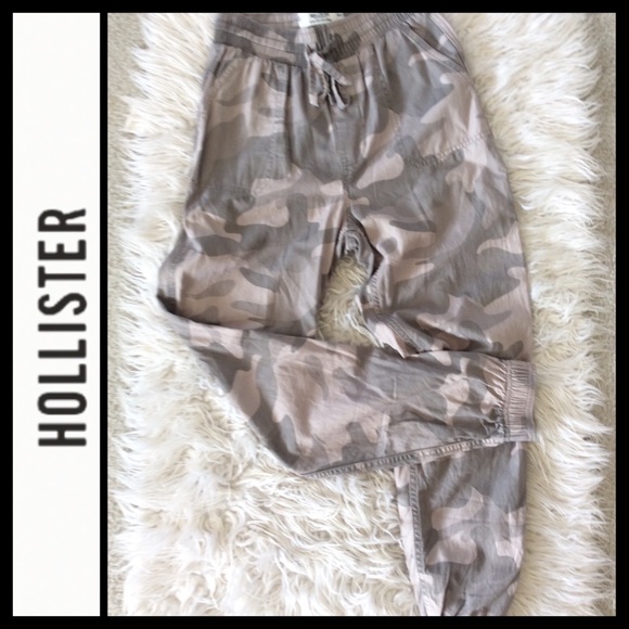 Hollister Ultra High Rise Grey Camo Joggers - Picture 3 of 6